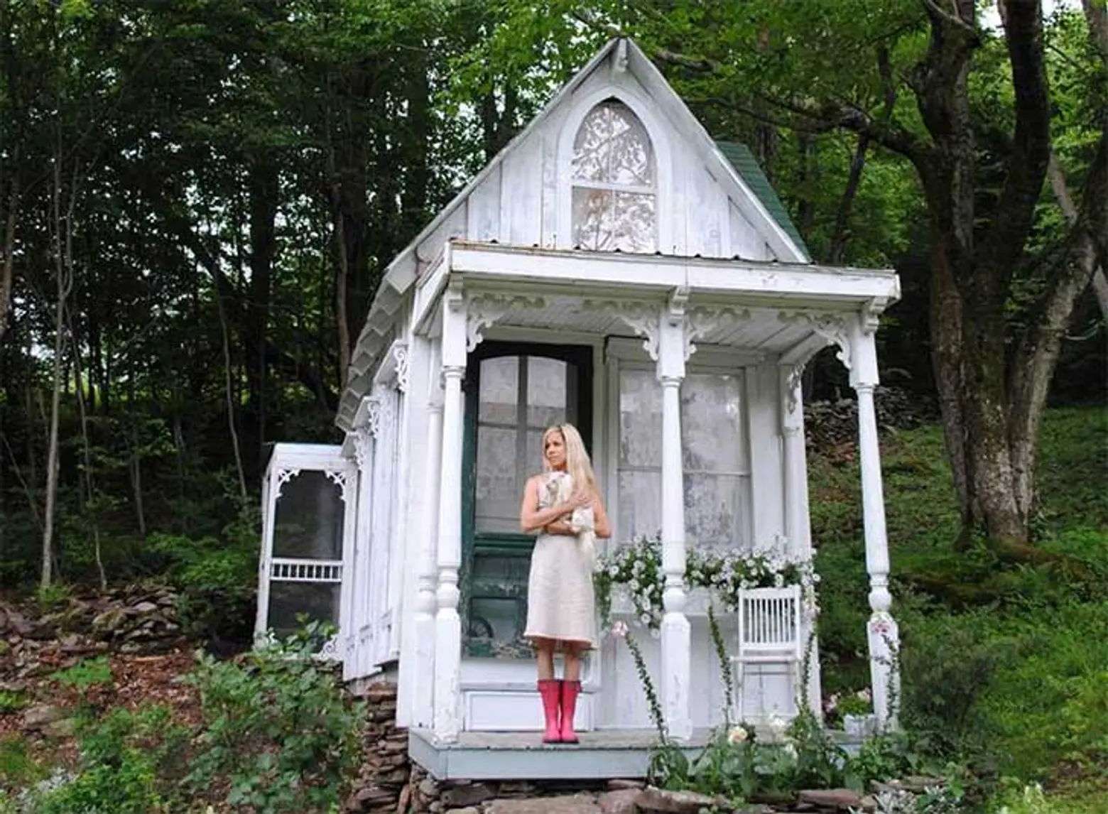 Wife Builds Her Own ‘She Shed’ in the Catskills Mountains