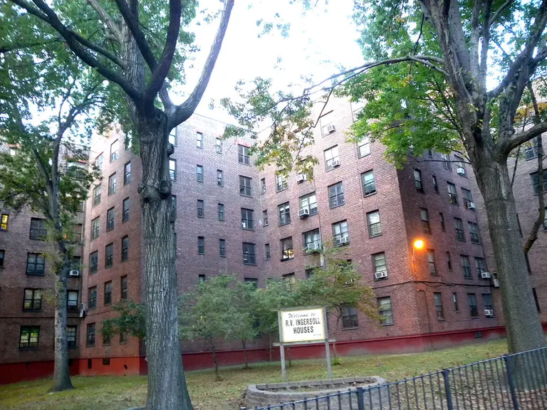 2,000 NYCHA Apartments Are Vacant Despite 270,000-Name Waiting List