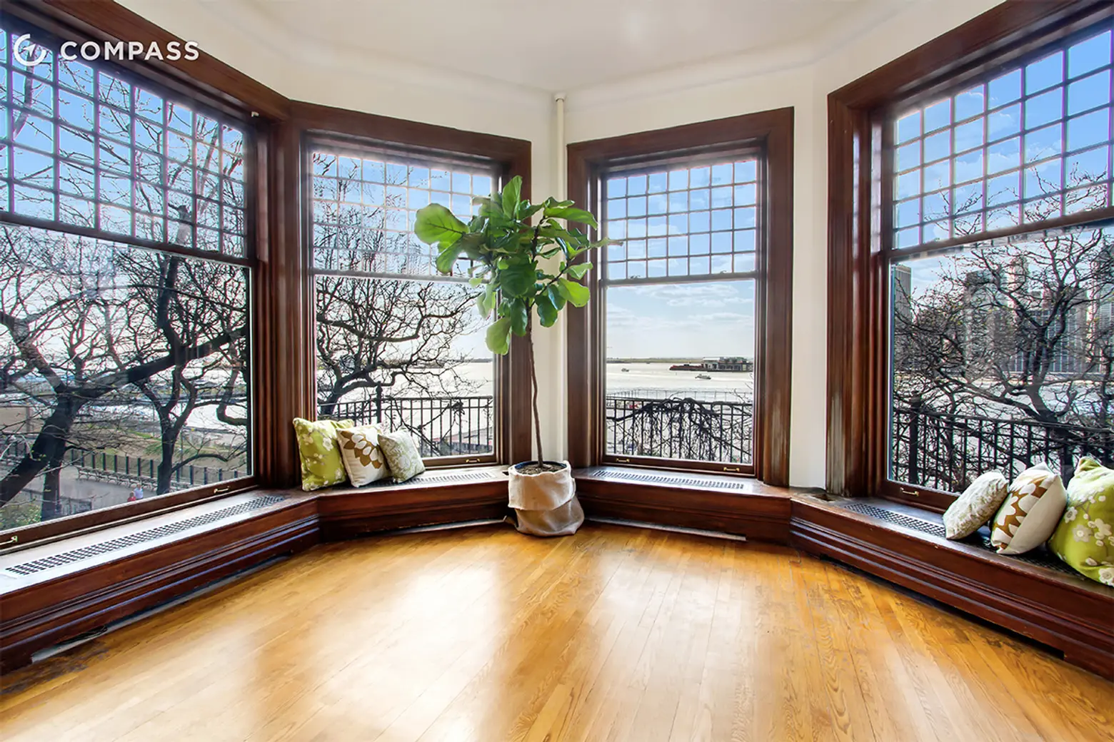 Brooklyn Heights Apartment Has Amazing Windows for Amazing Views
