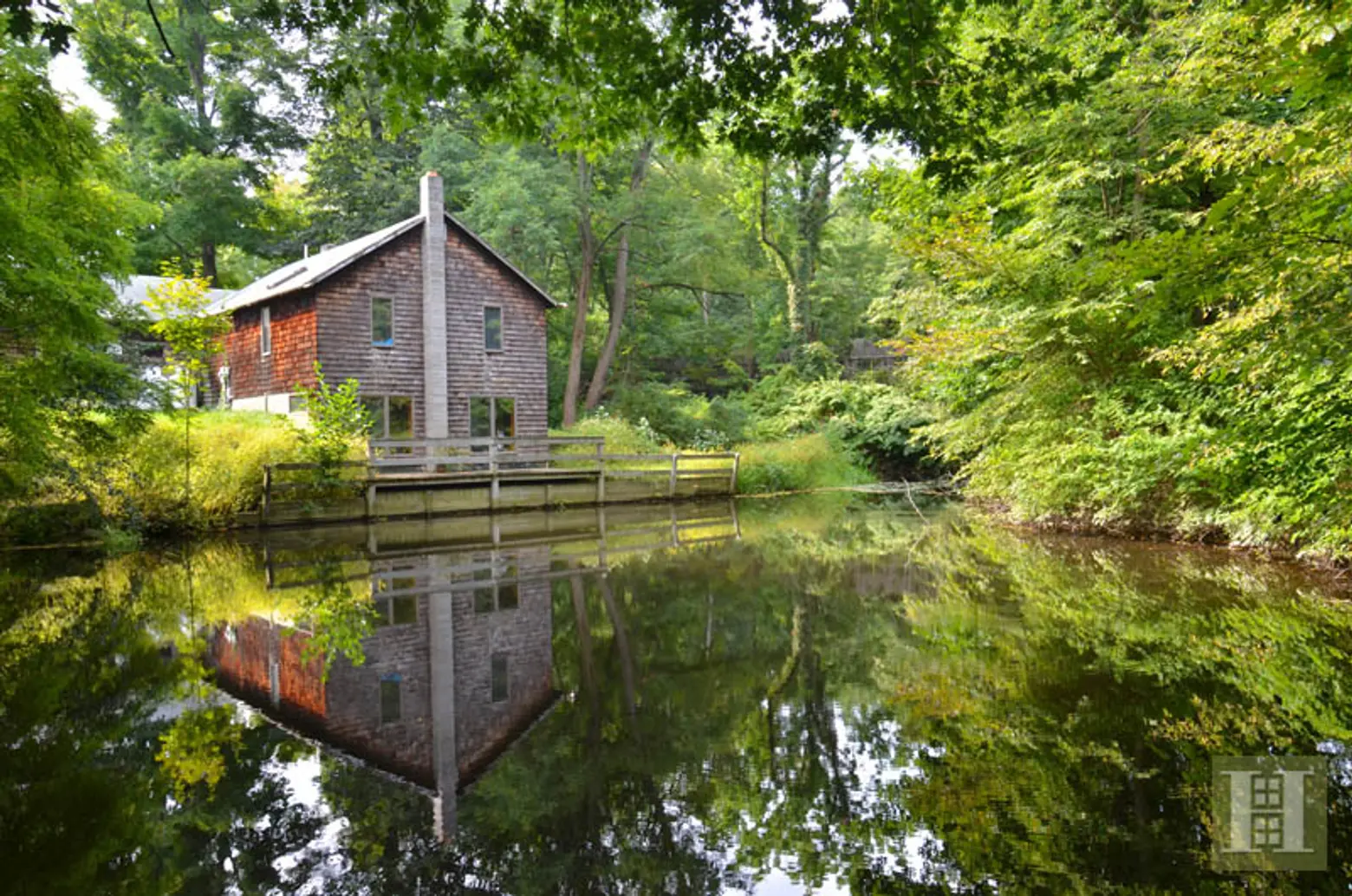 Darling Upstate Cottage Looks Like It Came Straight out of a Storybook