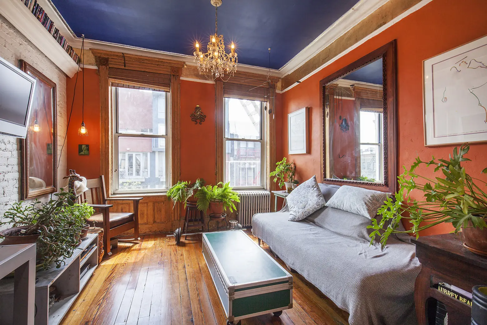 Bright and Charming One-Bedroom in Alphabet City Is Surprisingly Affordable at $485k