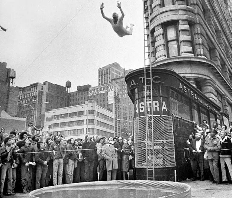 This Man Dove off the Flatiron Building into a Collapsible Plastic Pool for 20 Years