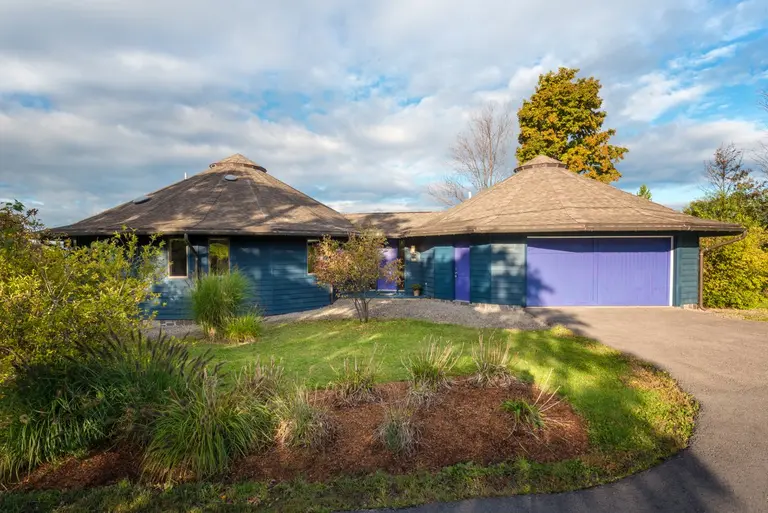 Live Lakeside for Less in This $400k Bungalow-Style Round House