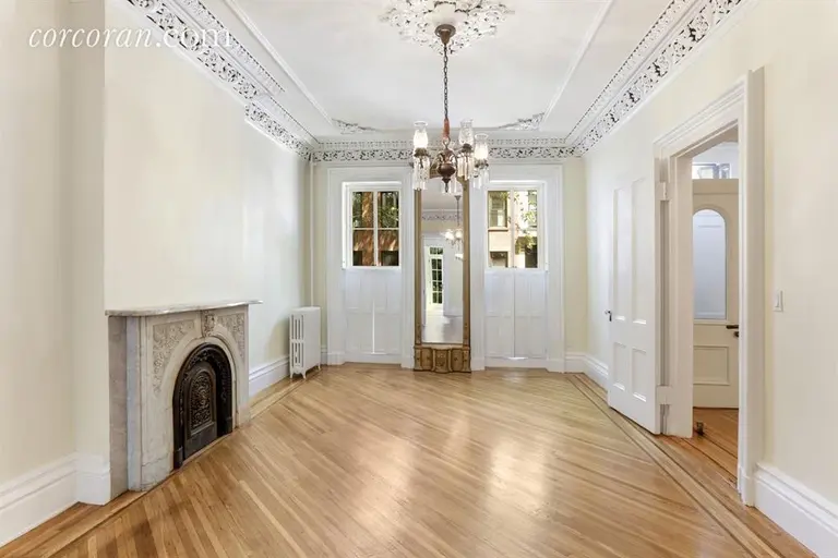 Experience Brooklyn Townhouse Living Without the Commitment in This Pretty Cobble Hill Rental