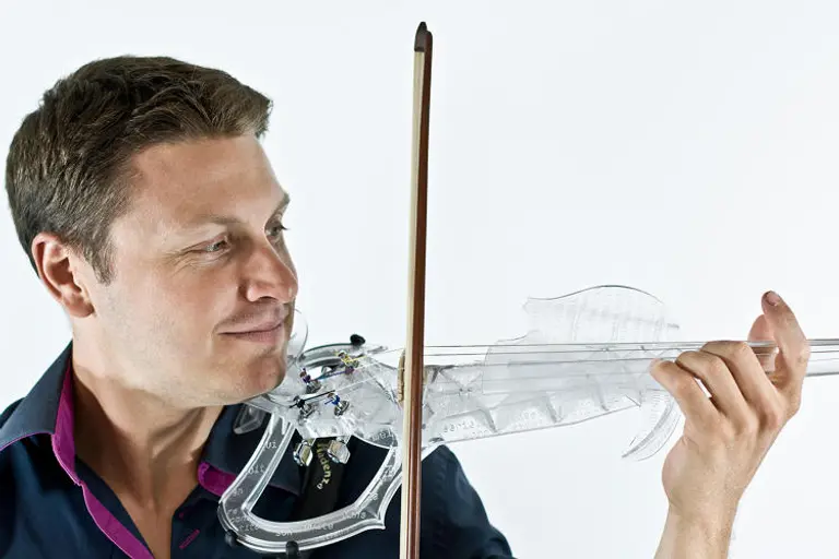 Listen to the First 3D-Printed Violin; 50-Year-Old Subways to Remain in Service Until 2022