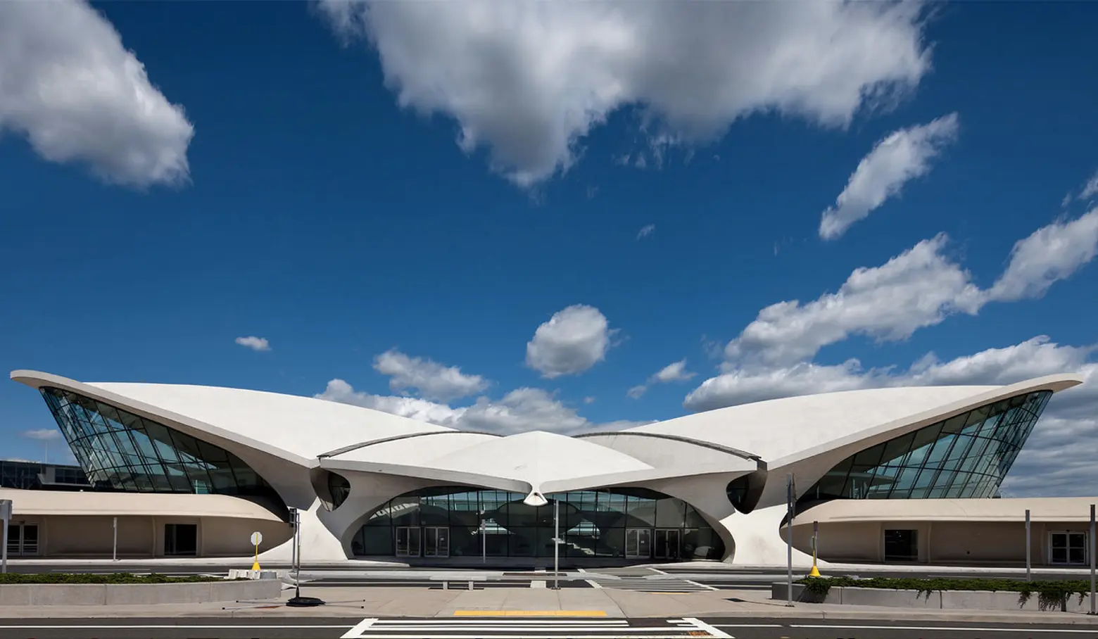 Iconic JFK Terminal begins its life as the ‘TWA Hotel’ with new signage