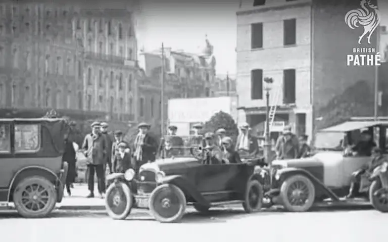 VIDEO: What Ever Happened to This 1927 Parallel Parking Solution?