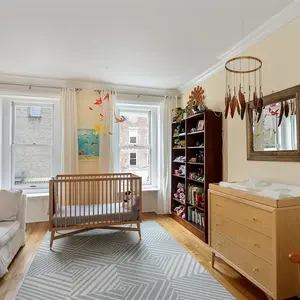 139 South Oxford Street, bedroom
