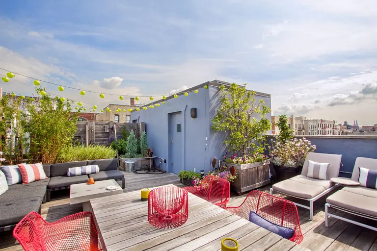 Modern Two-Bedroom in Williamsburg Comes With a Dreamy Outdoor Space