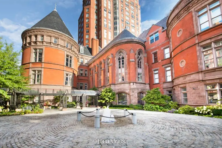 Live in a Landmarked Fairytale Castle With Round Rooms and a Storied Past for $10M