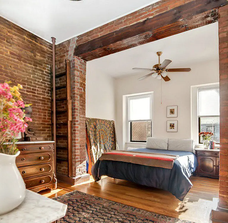 This One-Bedroom Rental in Carroll Gardens Boasts the Loft Aesthetic