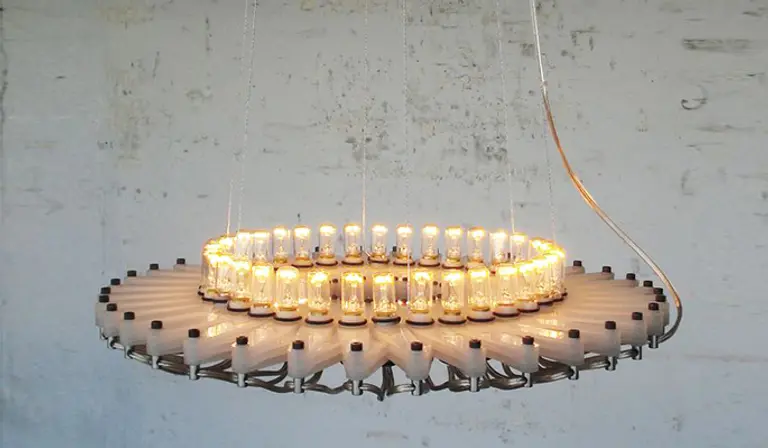 Wieland Vogel’s Chandelier Expands From 20 to 80 Inches in the Blink of an Eye