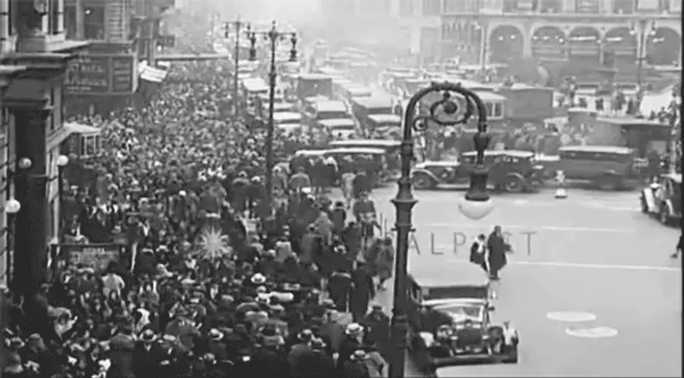 VIDEO: Watch the Frenzy of New York Holiday Shoppers in 1930