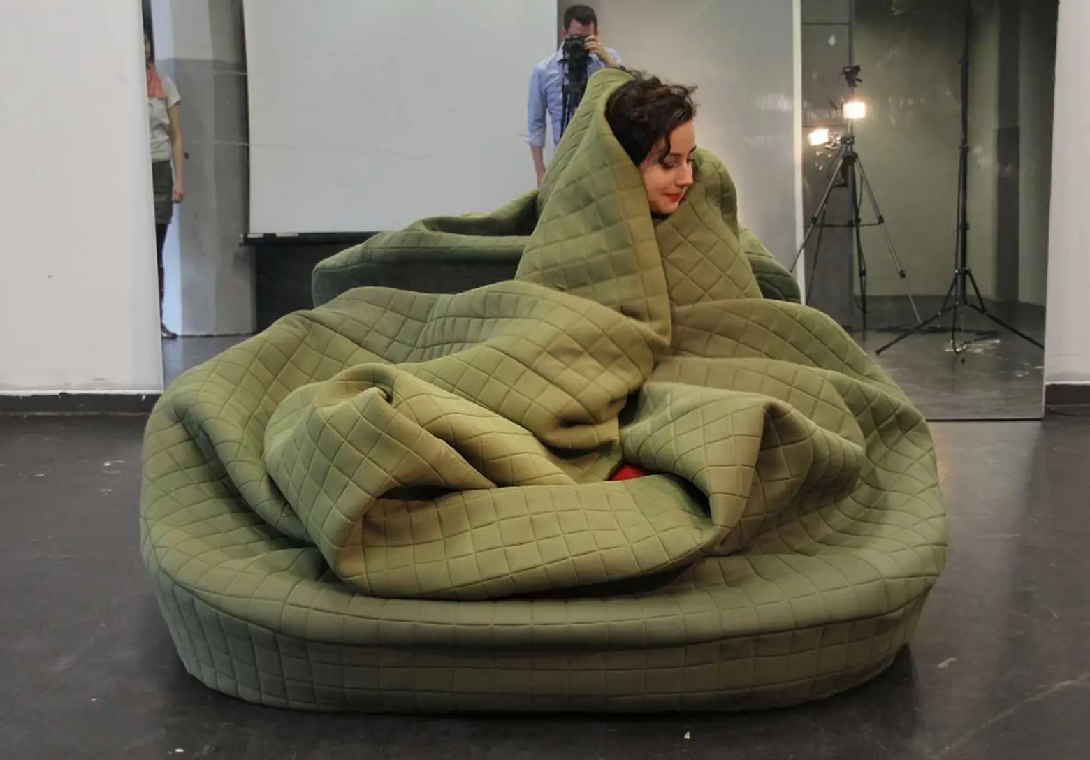 Moody Nest Is a Cuddly Wrap-Up Sofa Perfect for Hibernation
