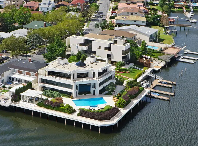 Intergalactic Mill Basin Mansion Returns for $17M With a Two-for-One Deal