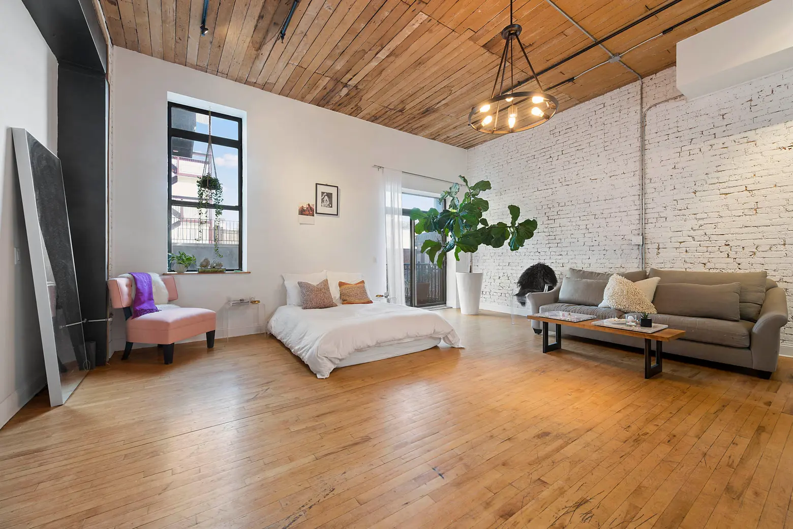 Massive Williamsburg Studio, Asking $3,750 a Month, Is Called a ‘Loft Lover’s Dream’