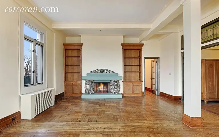 Penny Marshall Lists $5.5M UWS Penthouse With Terrace, Views and a Fireplace in the Bathroom