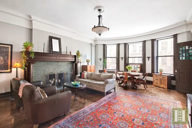 This $925K Upper West Side Co-op Has Pre-War Details and a Hand-Painted Tableaux