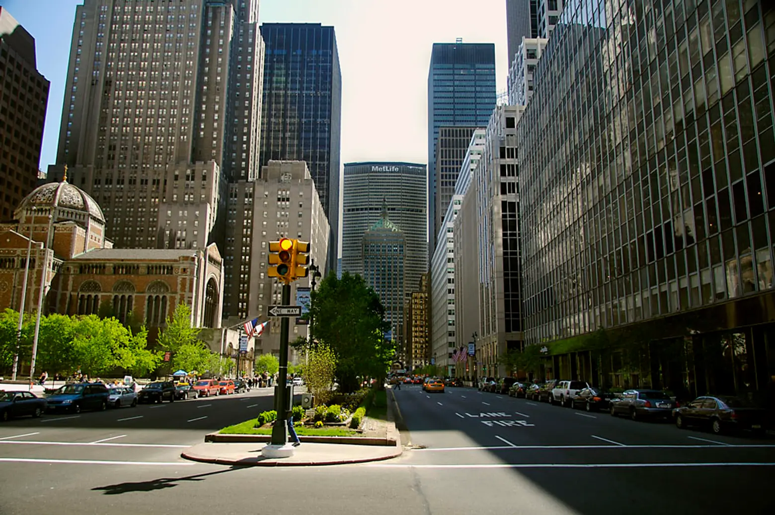 view of metlife building from the south on park avenue