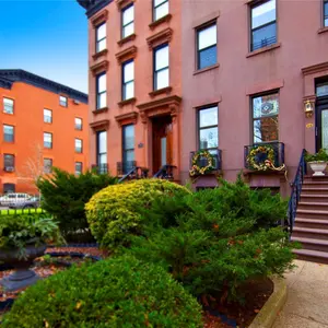 46 1st Place, cool listings, carroll gardens, townhouses, brownstone brooklyn, brooklyn townhouse for sale, multifamily house, historic home