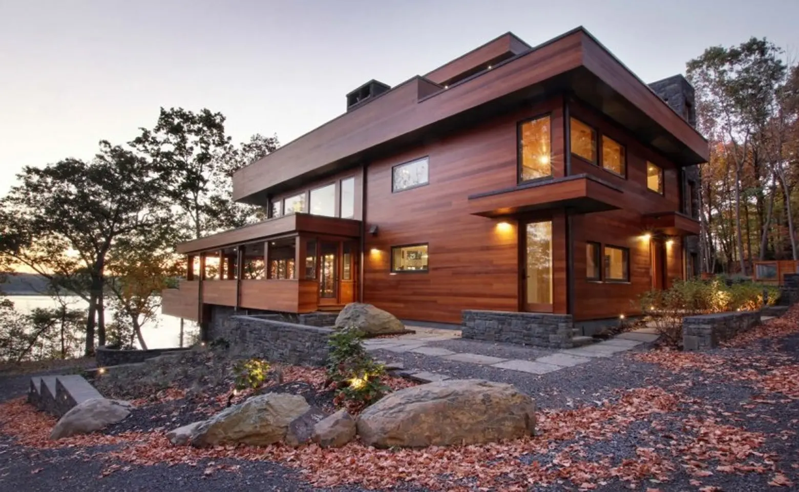 Fōz Design’s Mid-Century Modern Home Boasts Rustic Charm in the Hudson Valley