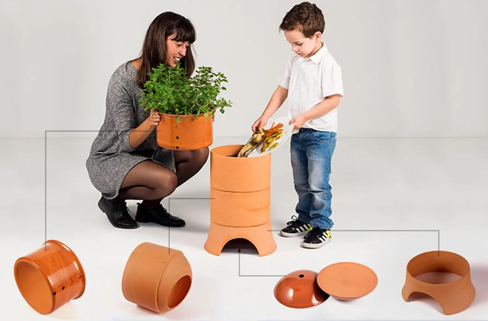 Uroboro Is a Simple Yet Stylish Home Composter That Feeds Your Plants Using Worms