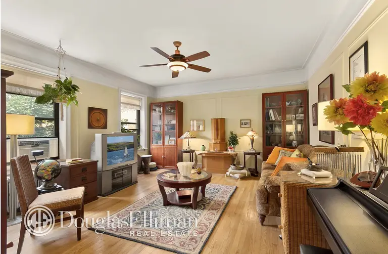 $625K for This Charming Two Bedroom in a Prewar Co-op of Jackson Heights