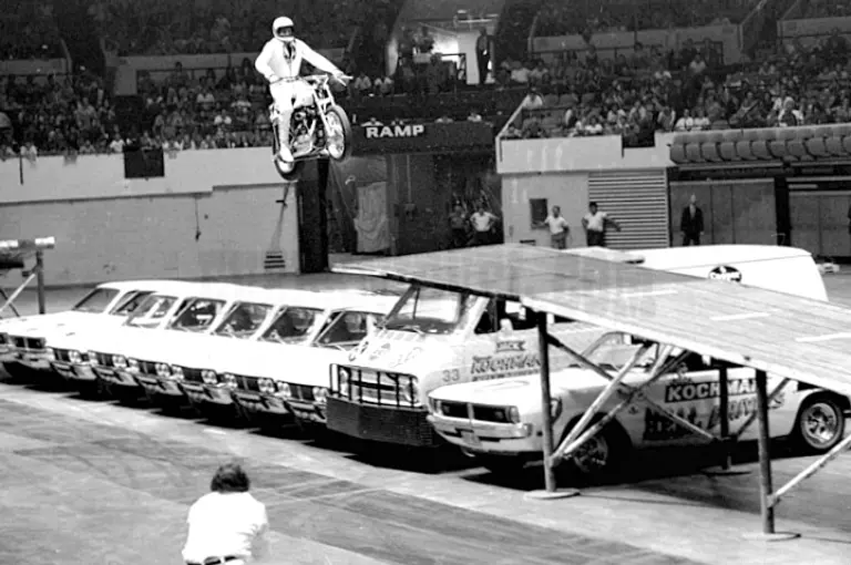 45 Years Ago, Evel Knievel Jumped Across 10 Cars in Madison Square Garden