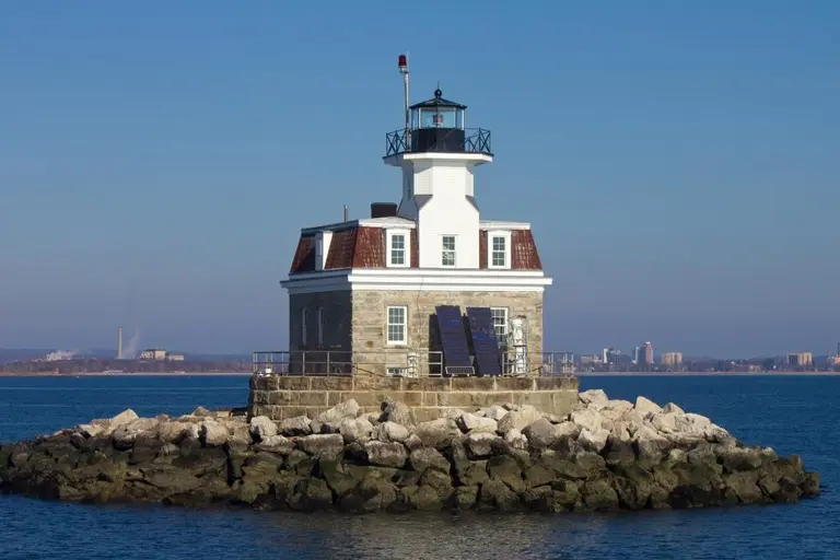 Connecticut Lighthouse up for Auction Could Be Transformed Into a Home