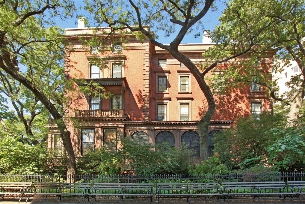 Matt Damon Checks Out Brooklyn’s Most Expensive House, A Brooklyn ...