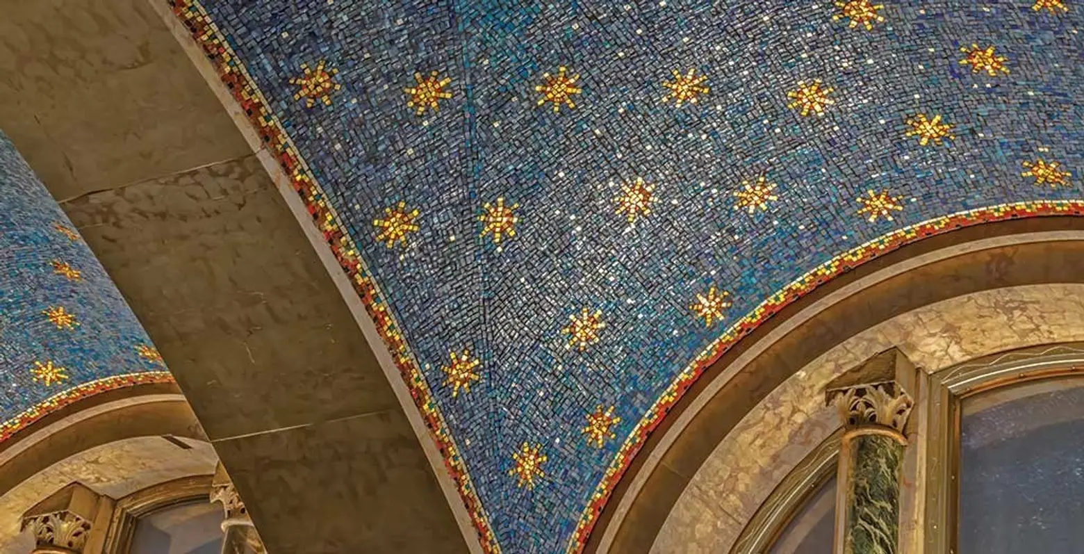 5a. Williamsburgh Savings Bank Tower, detail of blue ceiling mosaic. Photo: Larry Lederman, NYSID