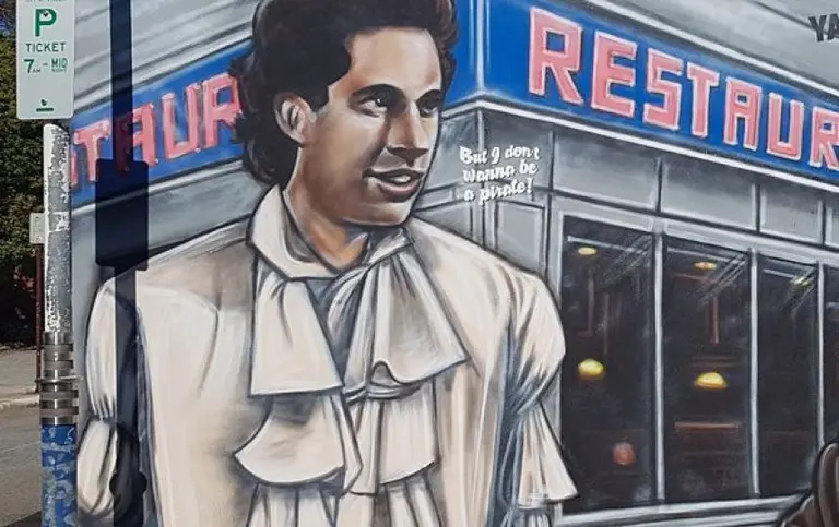 Giant mural pays tribute to Seinfeld