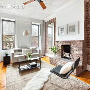 66 4th place, carroll gardens, compass, living room