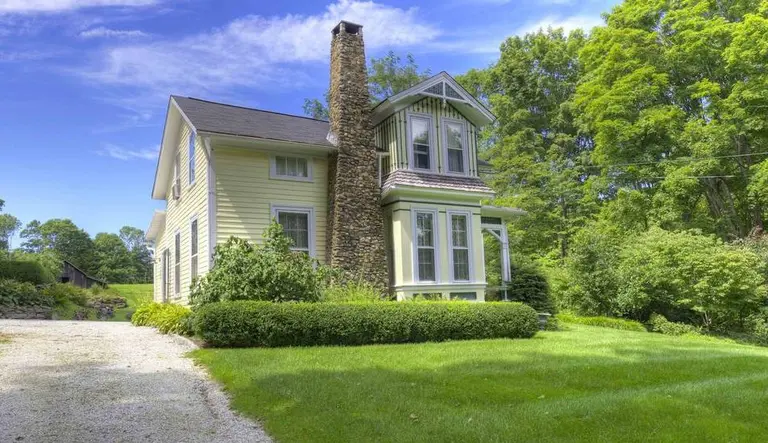 ‘Sex and the City’ Writer Candace Bushnell lists Victorian farmhouse in Connecticut for $1.4M