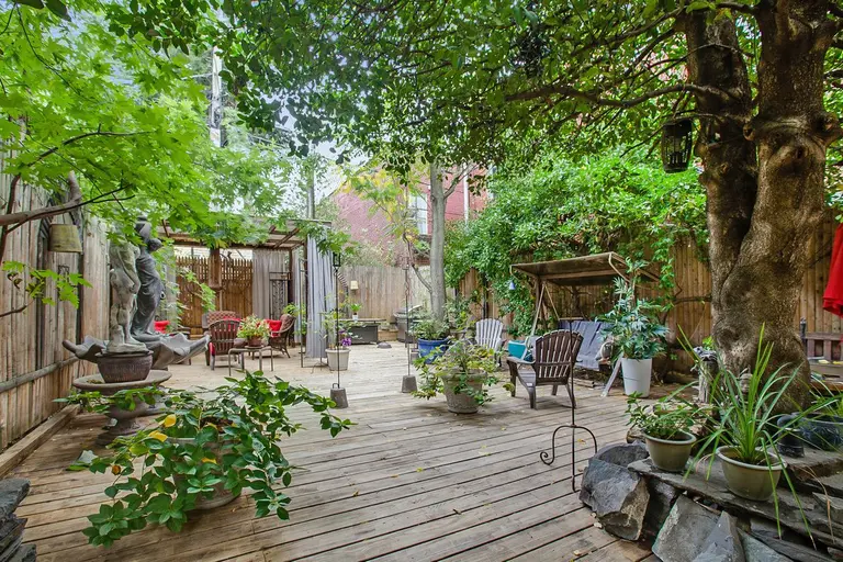 $4.5M Williamsburg building has two apartments and one great backyard