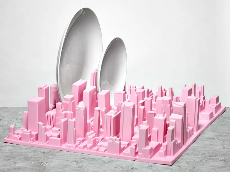 Dry your plates between the buildings of Midtown with this skyline dish rack