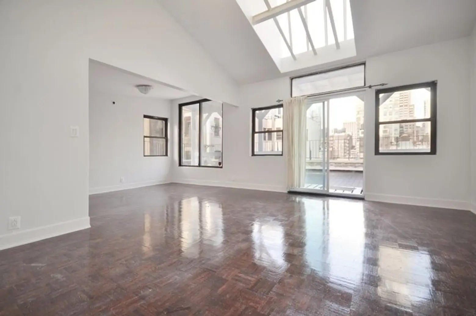 15 West 28th Street, Cool listings, rooftop cabin, Nomad, Flatiron