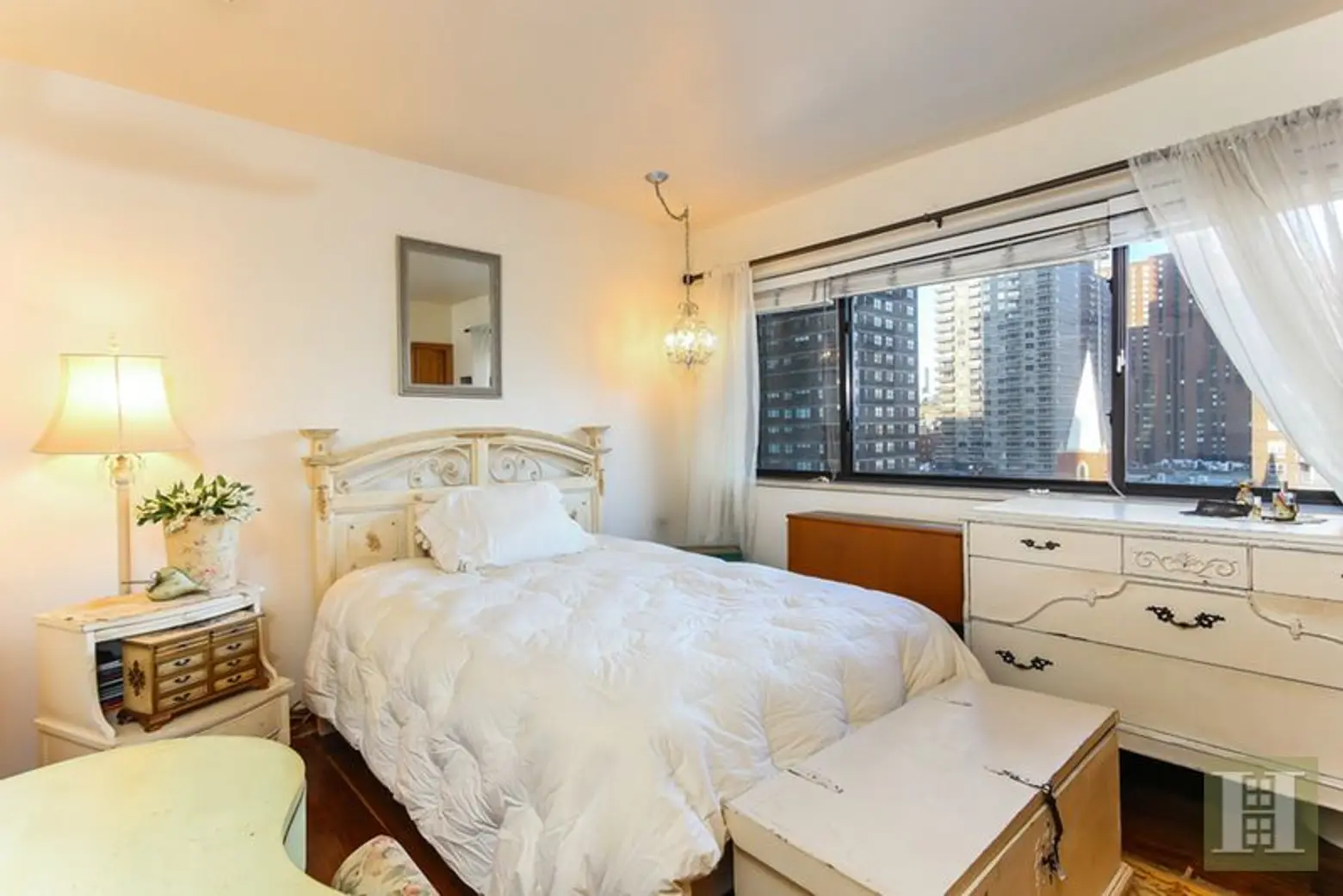 225-east-86th-street-bedroom