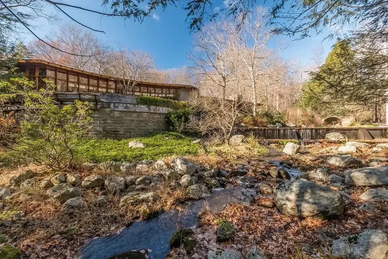 Own Frank Lloyd Wright’s horseshoe-shaped ‘Tirranna’ home in New Canaan, CT for $8M