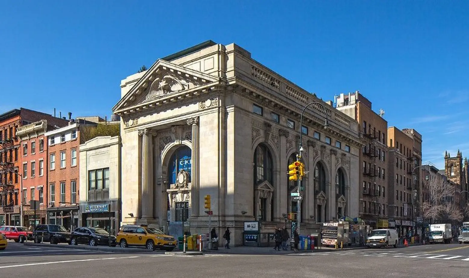 bank-building-300-west-14th-street