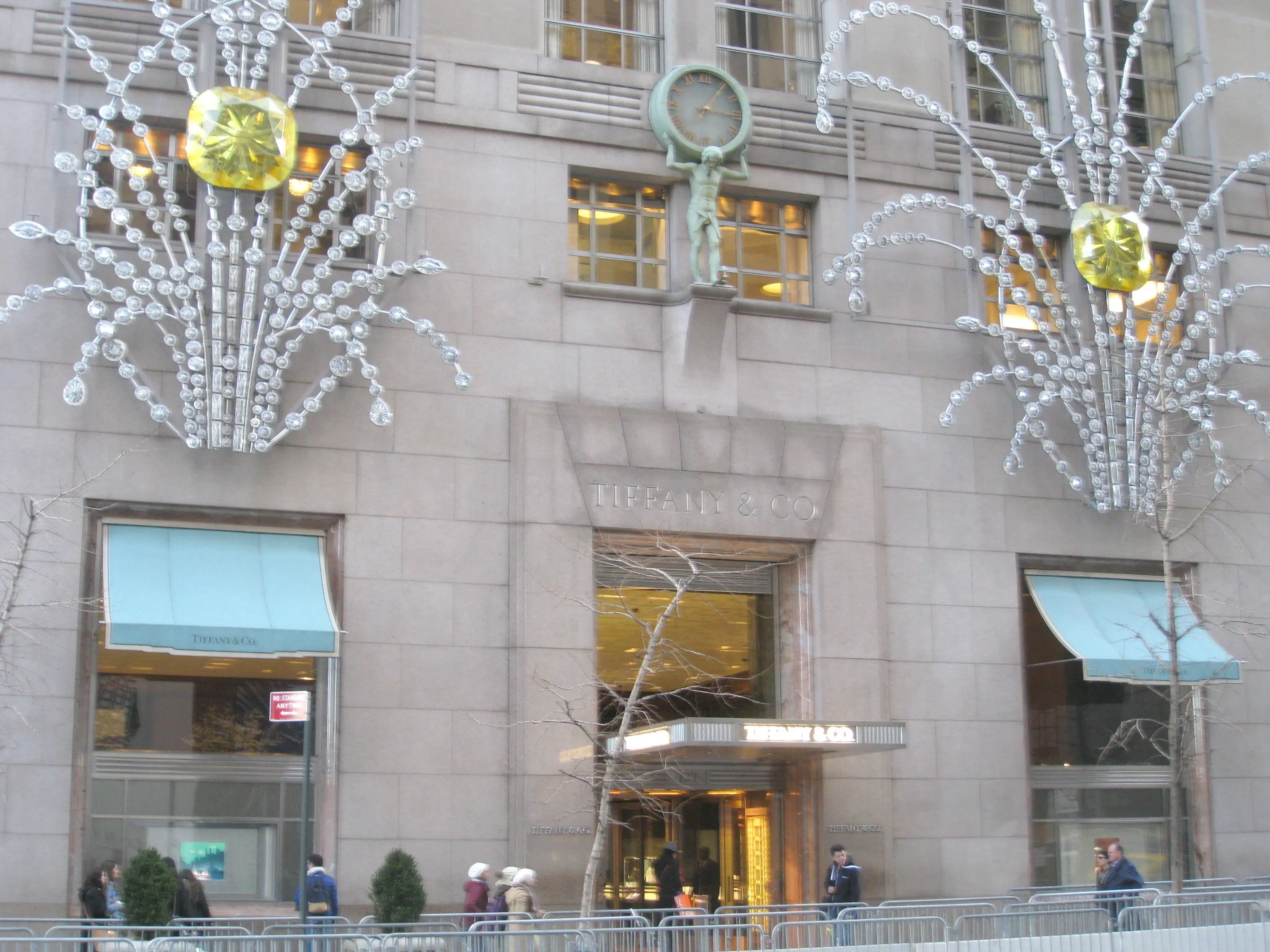 Tiffany & Co. landmark NYC location catches fire reportedly due to