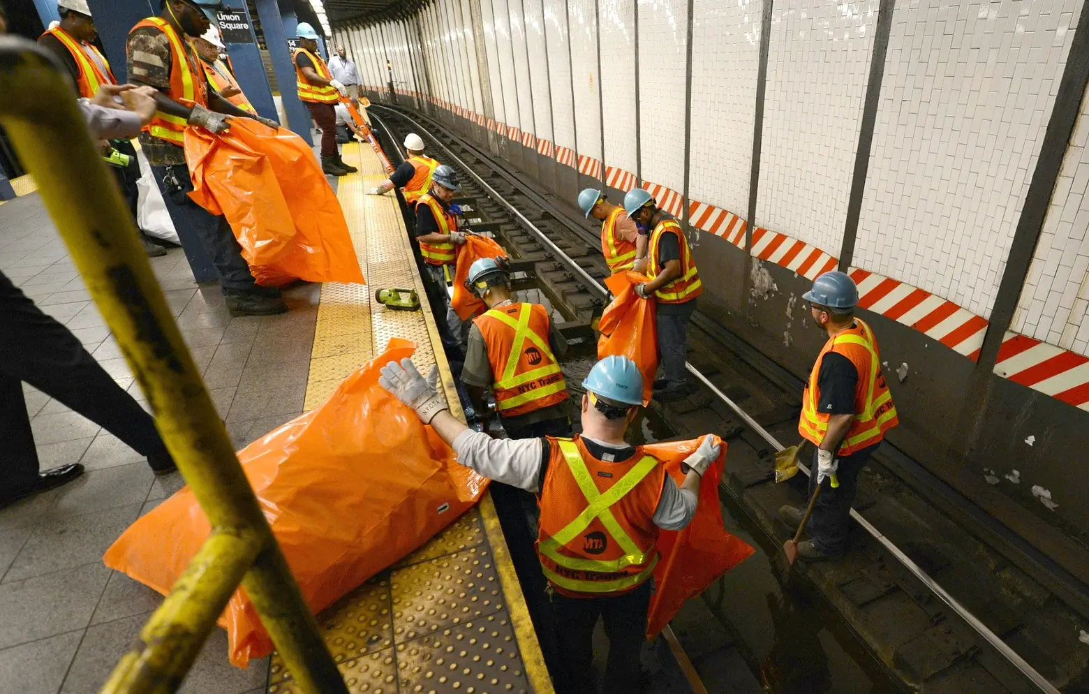 MTA workers, subway maintenance, subway cleanup