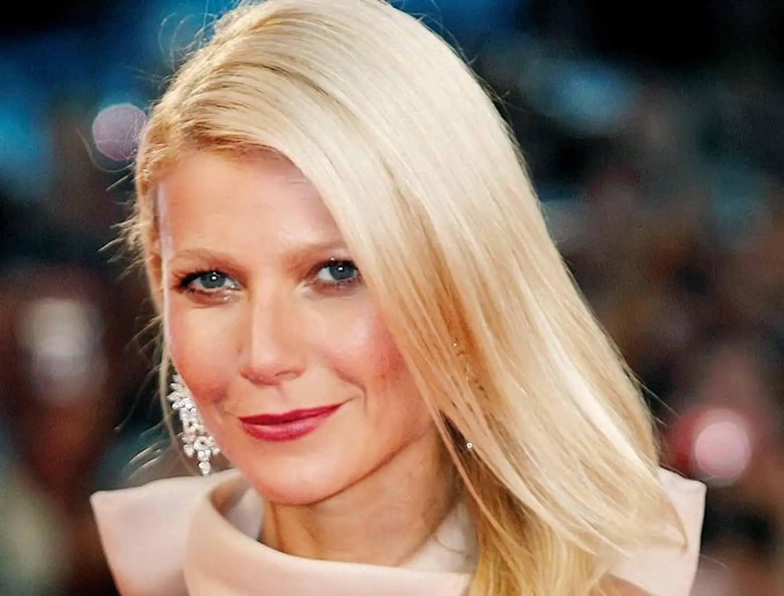 Get ‘healthy’ frosting shots at Gwyneth Paltrow’s midtown cafe; L train replacement to be announced this fall