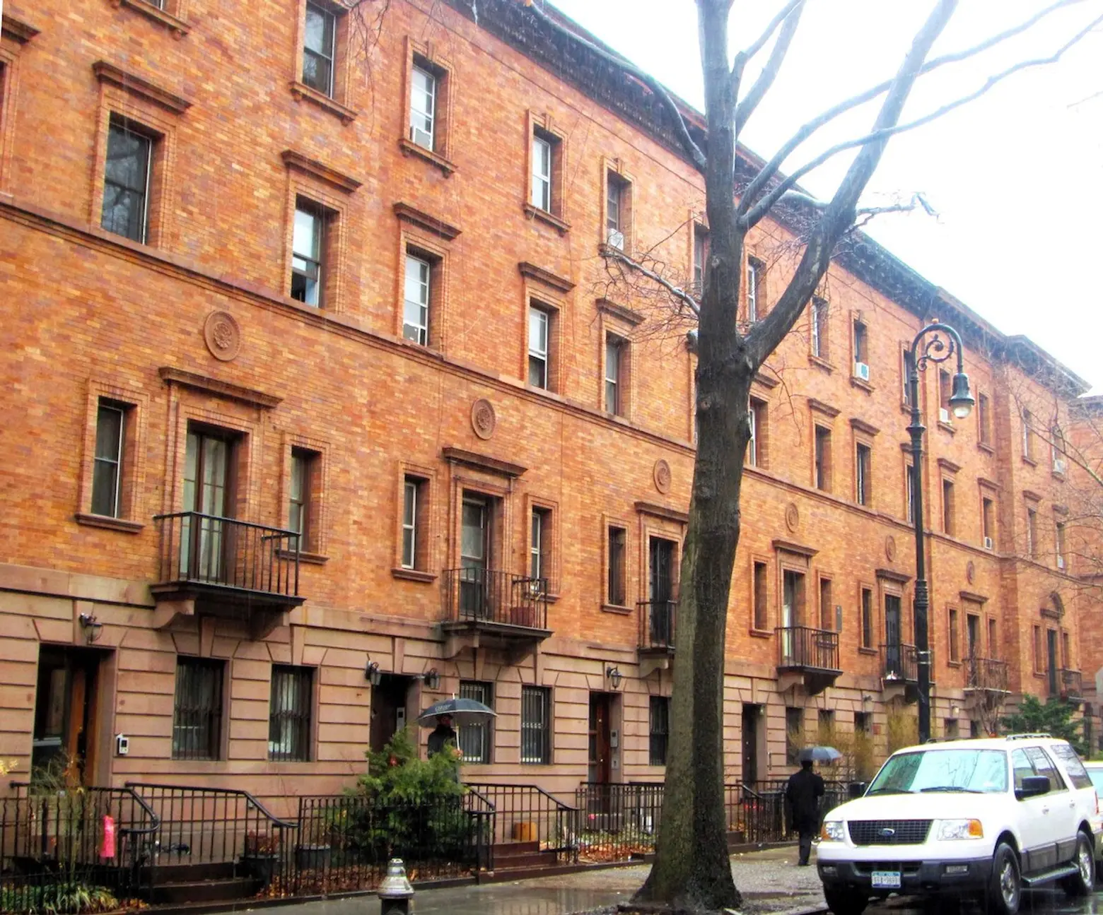 265 West 139th Street, cool listings, celebrities, bob dylan, townhouses, historic homes, harlem, strivers row