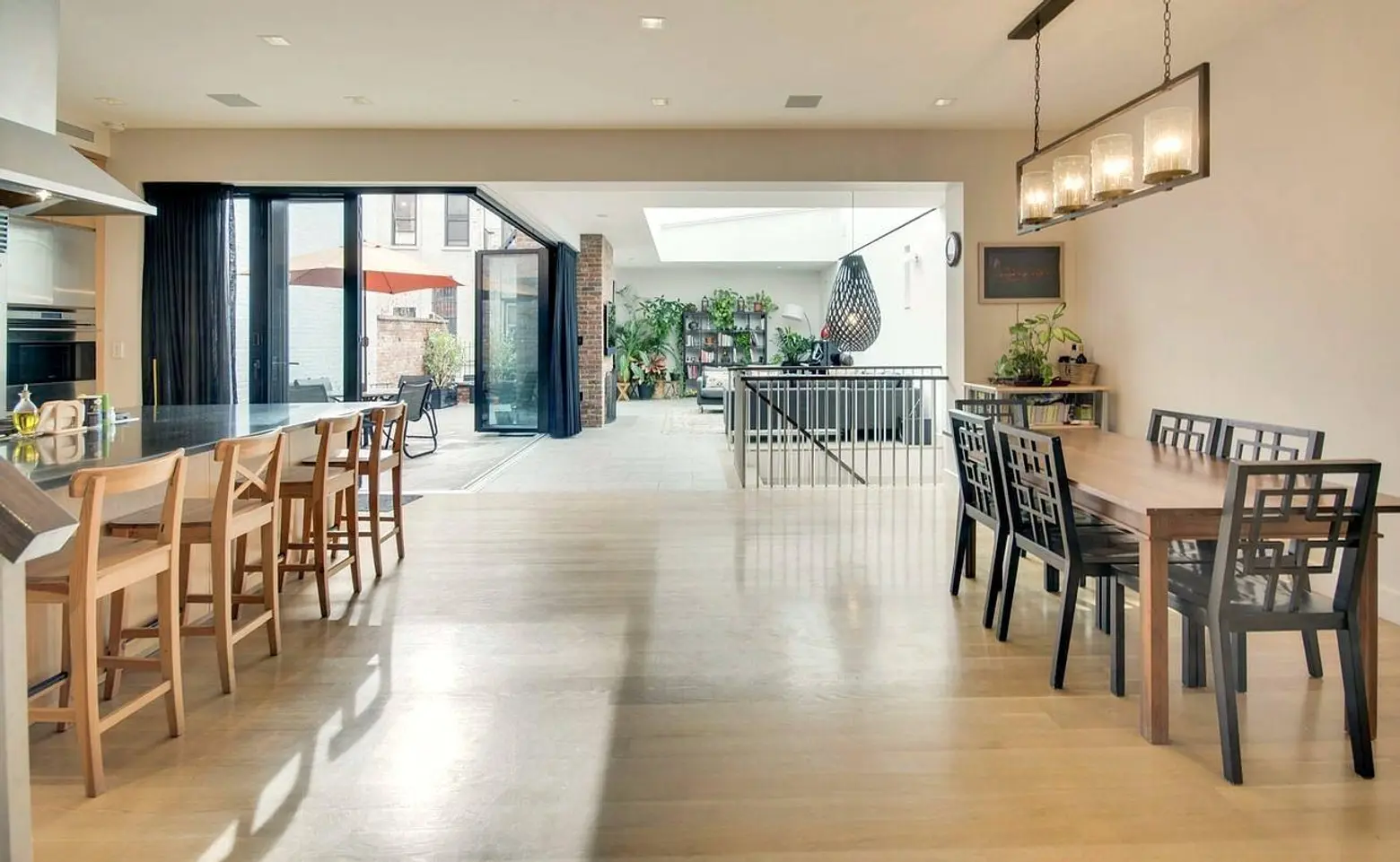Modern carriage house on an exclusive street of Brooklyn Heights tries its hand at $10M
