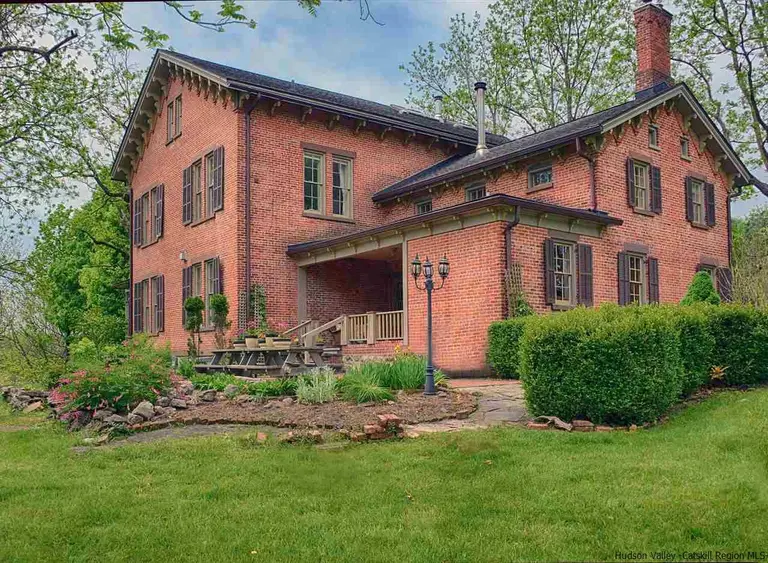 54-acre estate with ponds, a cottage, and a 19th century colonial home asks $1.85M upstate
