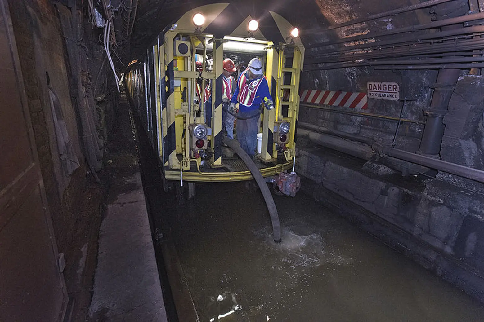 L train NYC, flooding tunnels