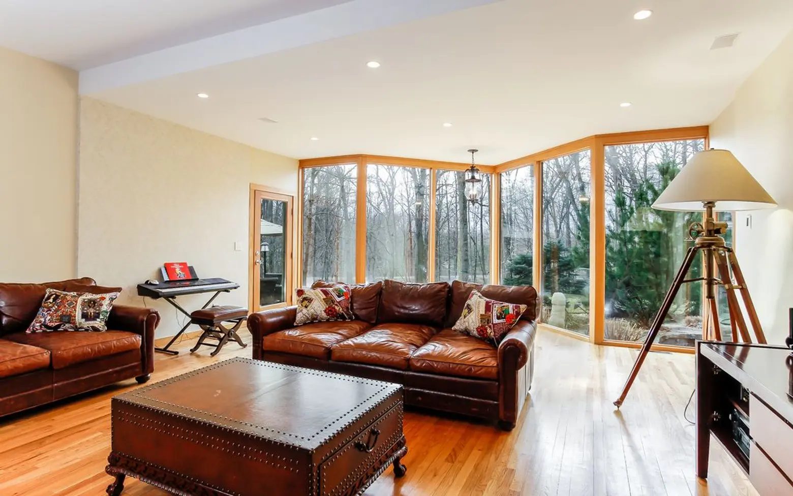 543 Scarborough Road, cool listings, briarcliff, westchester, ossining, midcentury modern, modern house, frank lloyd wright, outdoor spaces, waterfall