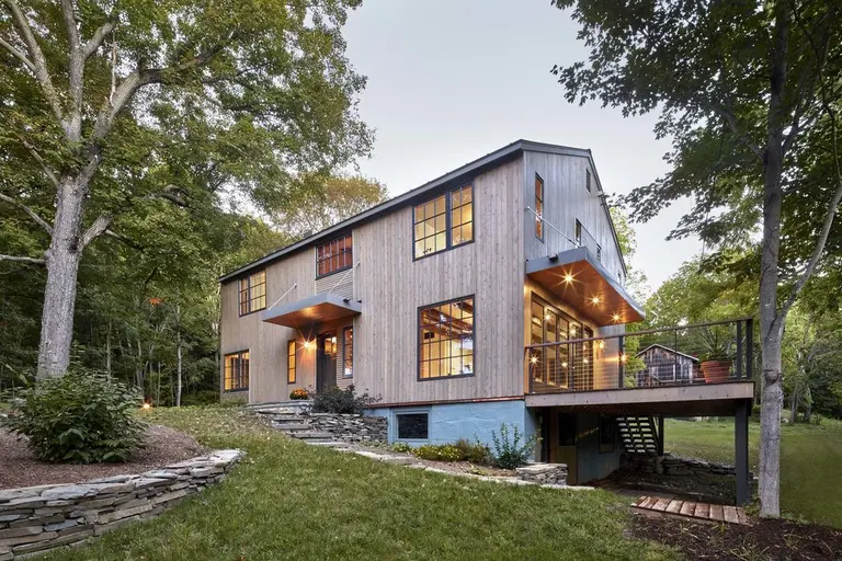 Fōz Design transforms an old upstate farmhouse into a bright, rustic-modern retreat