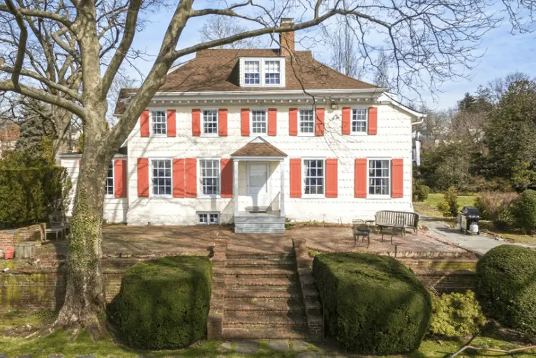 18th-century Dutch Colonial home, one of the city’s last, is for sale for the first time in 40 years
